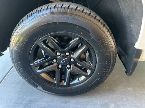 Used 2023 Chevrolet Silverado 1500 LT Trail Boss w/ Protection Package image 33