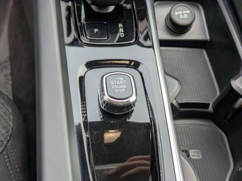 Certified 2024 Volvo XC60 B5 Core w/ Protection Package Premier image 19