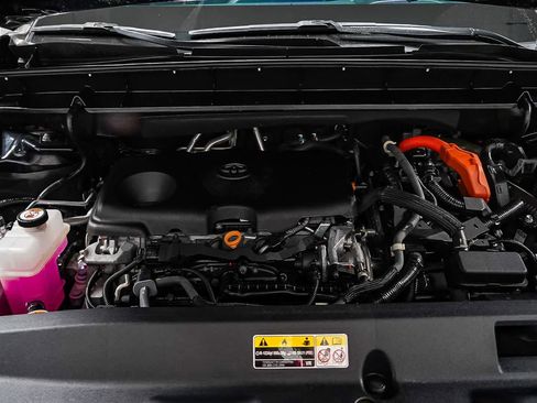 Used 2021 Toyota Highlander XLE image 30