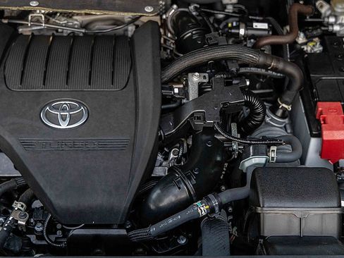 Used 2023 Toyota Highlander AWD image 29