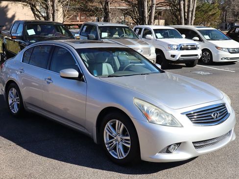 Used 2011 INFINITI G25 Journey w/ Moonroof Pkg image 3
