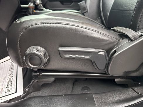 Used 2022 Jeep Wrangler Unlimited Sahara image 15