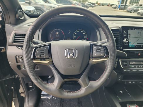 Certified 2025 Honda Ridgeline Black Edition image 24