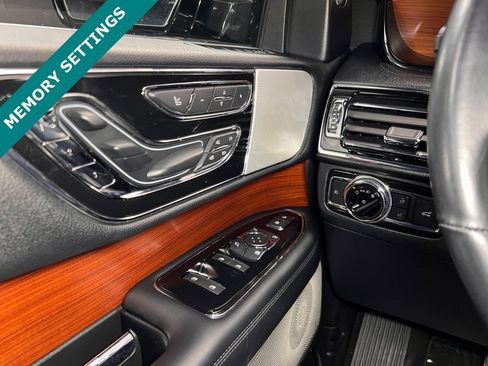 Used 2018 Lincoln Navigator Reserve w/ Technology Package image 7