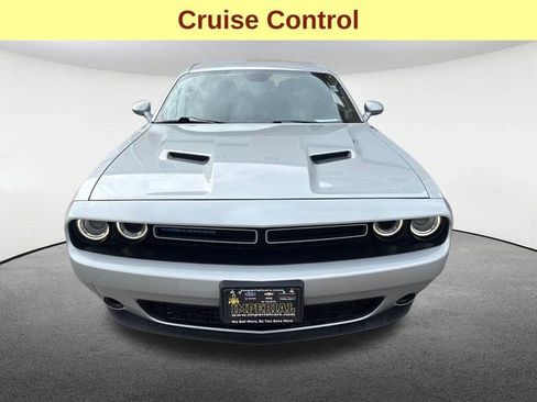 Used 2023 Dodge Challenger SXT image 4