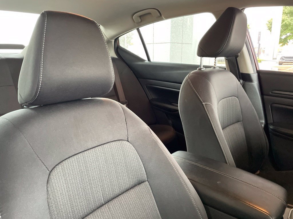 Used 2024 Nissan Altima 2.5 SV FWD image 12