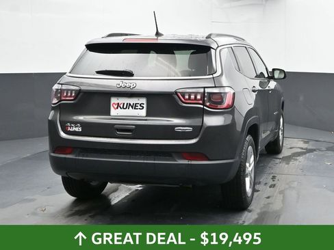 Used 2024 Jeep Compass Latitude image 11