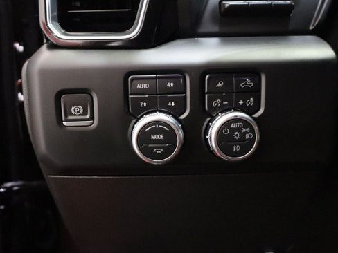 Used 2024 GMC Sierra 2500 Denali Ultimate AWD/4WD image 42