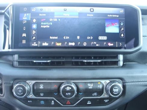 Used 2024 Jeep Wrangler Unlimited Rubicon 4xe AWD/4WD image 16