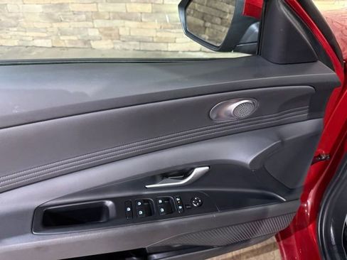 New 2025 Hyundai Elantra SEL image 10