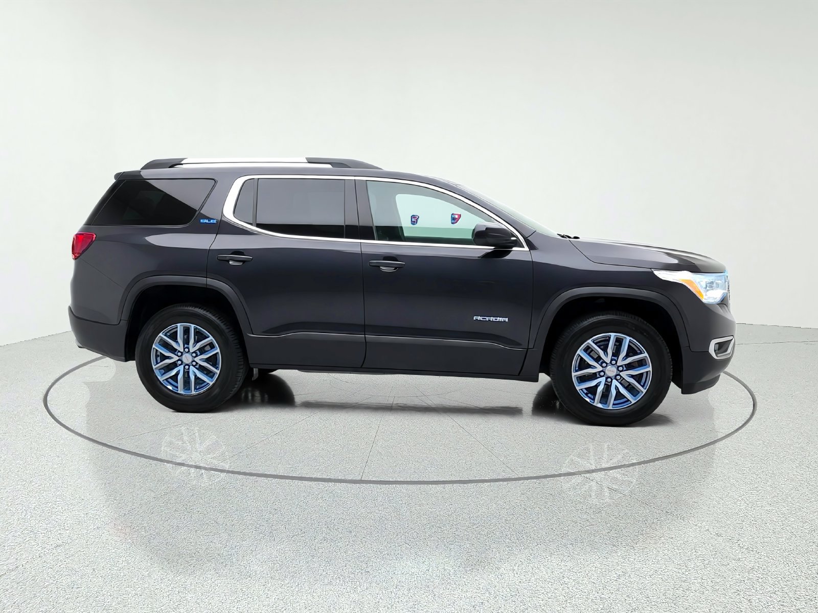 Used 2017 GMC Acadia SLE FWD image 10