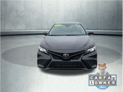 Used 2024 Toyota Camry SE image 2