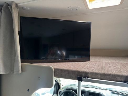 Used 2022 Ford E-450 and Econoline 450 Super Duty w/ Motorhome Prep Package RWD image 27
