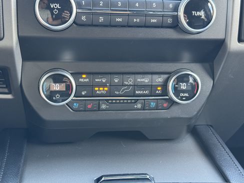 Used 2021 Ford Expedition Max XLT AWD/4WD image 18