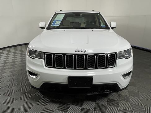 Used 2018 Jeep Grand Cherokee Laredo AWD/4WD image 8