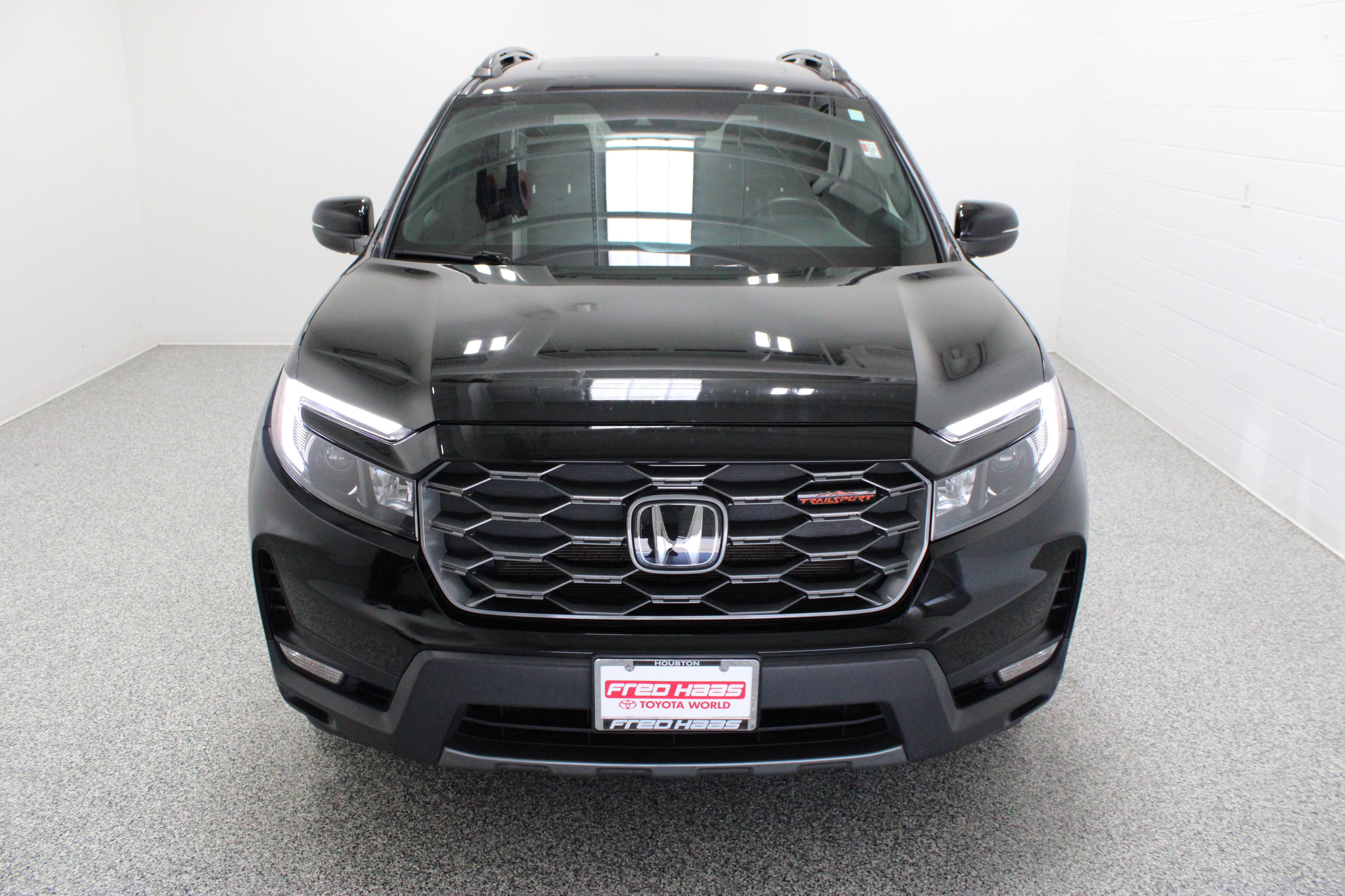 Used 2024 Honda Passport TrailSport image 3