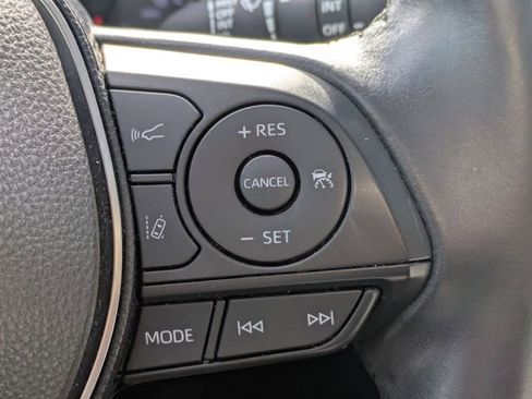 Used 2019 Toyota RAV4 XLE Premium image 27