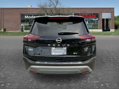 Used 2022 Nissan Rogue SV FWD image 3