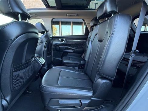 Used 2023 Kia Sorento SX image 15