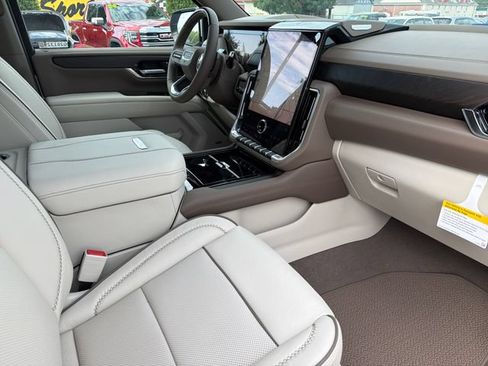 New 2026 GMC Yukon XL Denali w/ Denali Reserve Package AWD/4WD image 21