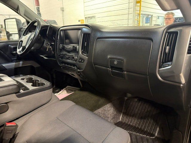 Used 2017 Chevrolet Silverado 2500 LT w/ Midnight Edition AWD/4WD image 9