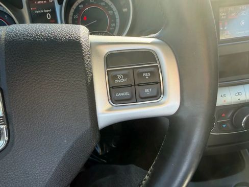 Used 2017 Dodge Journey SE w/ Flexible Seating Group image 21