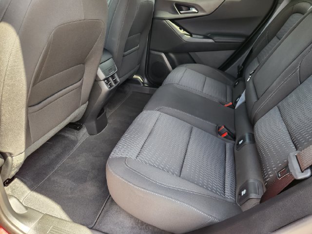 Used 2026 Chevrolet Equinox LT w/ Safety and Technology Package FWD image 30