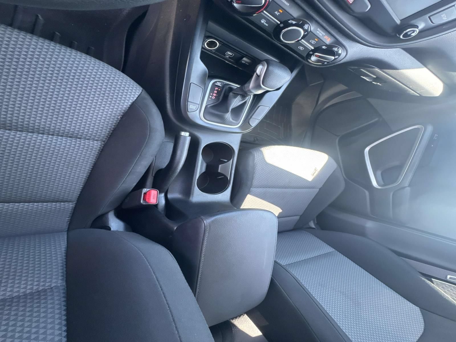 Used 2022 Kia Soul LX FWD image 24