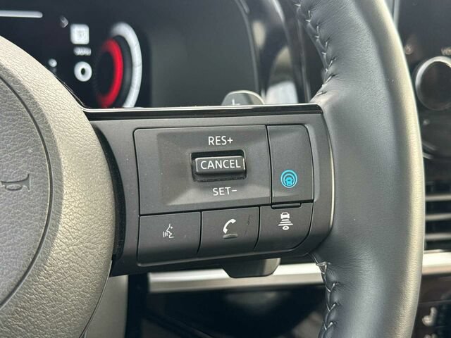 Used 2024 Nissan Pathfinder Platinum AWD/4WD image 30