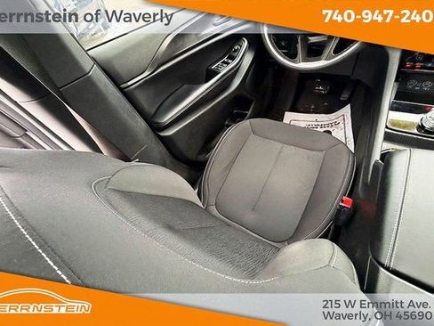 Used 2025 Jeep Grand Cherokee Laredo X image 10