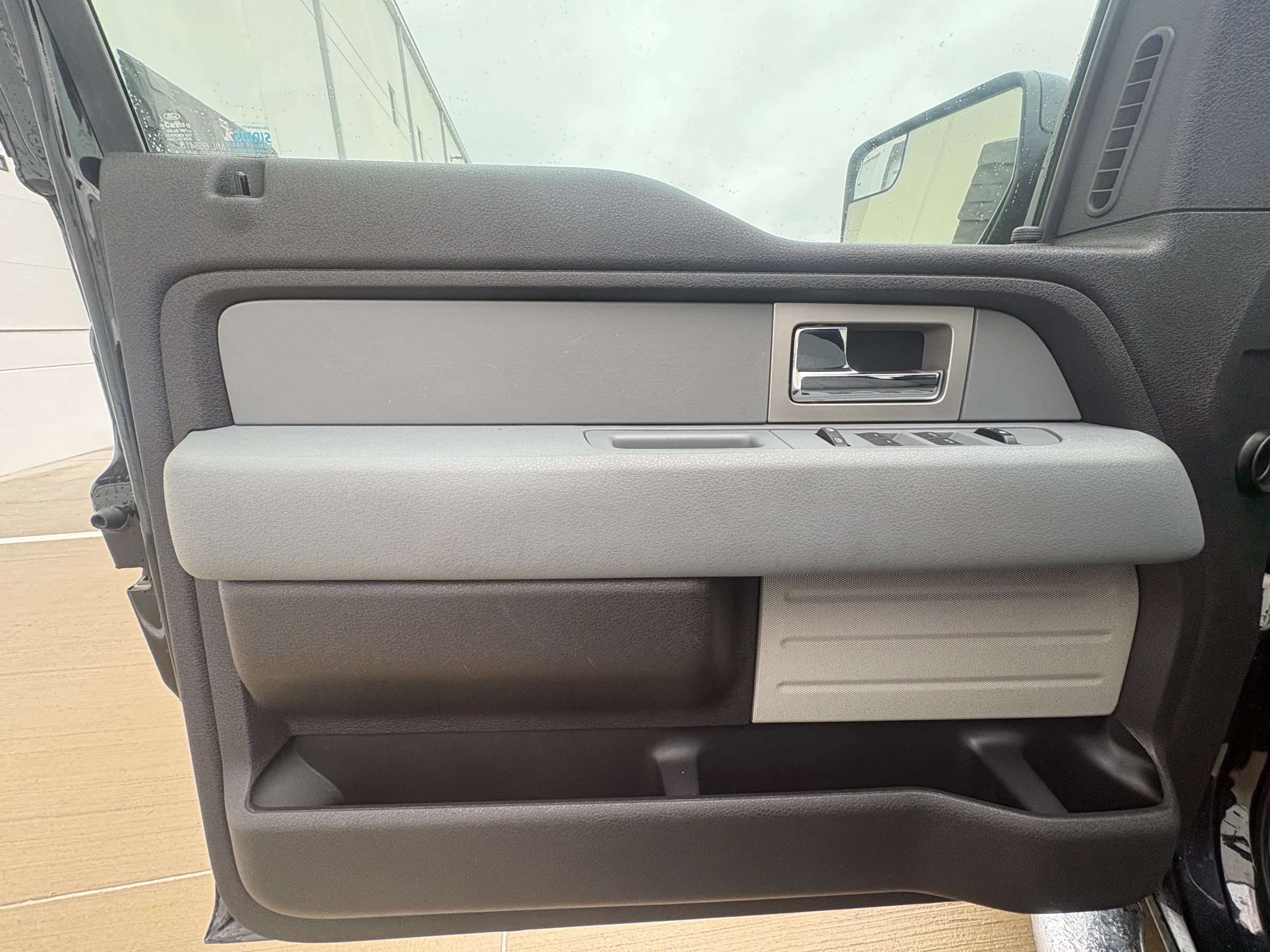 Used 2011 Ford F150 XLT w/ XLT Chrome Pkg RWD image 21