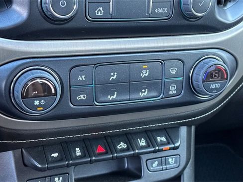 Used 2022 GMC Canyon Denali image 19