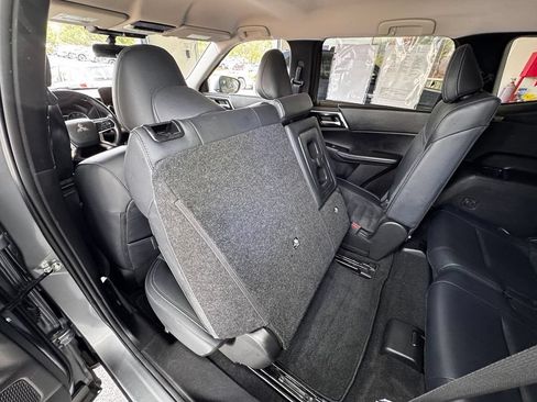 Used 2024 Mitsubishi Outlander SE AWD/4WD image 41