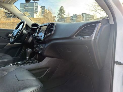 Used 2021 Jeep Cherokee Limited AWD/4WD image 31