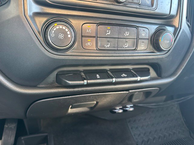 Used 2018 Chevrolet Silverado 1500 Custom w/ Custom Value Package AWD/4WD image 39