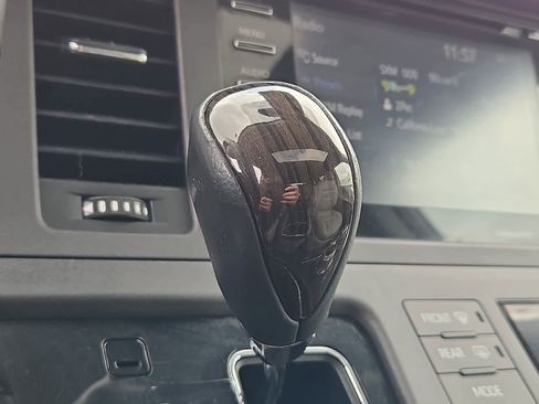 Used 2018 Toyota Sienna XLE FWD image 17