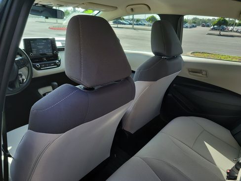 Certified 2022 Toyota Corolla LE image 12