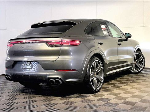 Certified 2022 Porsche Cayenne Turbo AWD/4WD image 7