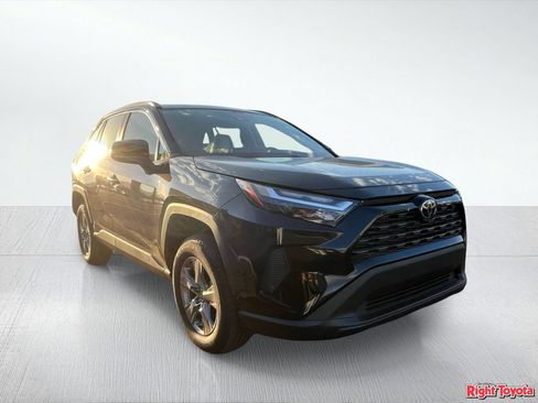 Certified 2025 Toyota RAV4 XLE w/ Convenience Package FWD image 5