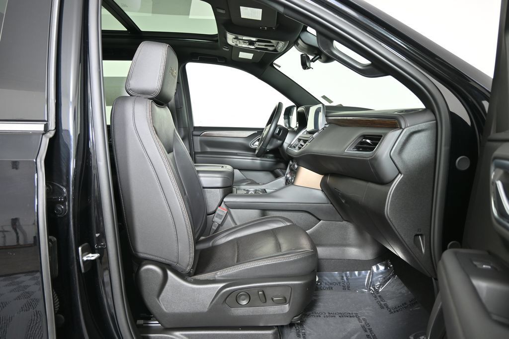 Used 2024 Chevrolet Tahoe High Country AWD/4WD image 13