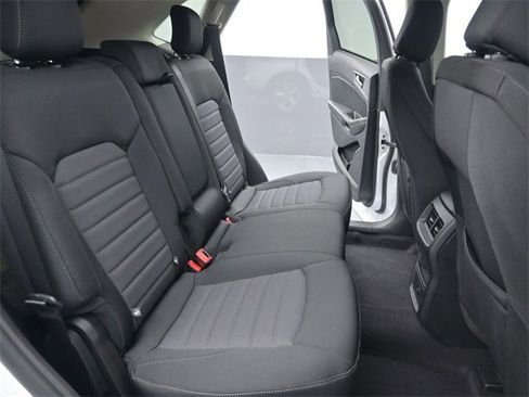 Used 2024 Ford Edge SE image 24