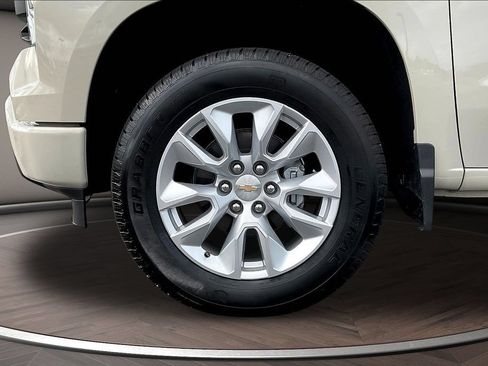 Used 2026 Chevrolet Silverado 1500 Custom AWD/4WD image 39
