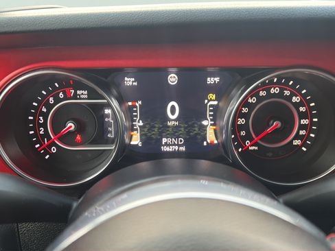Used 2020 Jeep Gladiator Rubicon AWD/4WD image 17