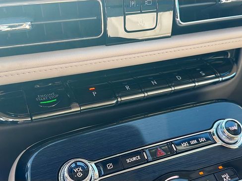 Used 2021 Lincoln Nautilus AWD w/ Equipment Group 101A image 19