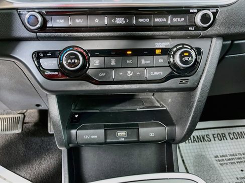 Used 2022 Kia Niro EX w/ Cold Weather Package FWD image 19