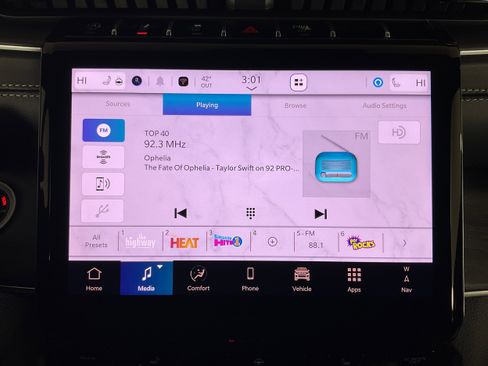 New 2025 Jeep Grand Cherokee Limited image 11