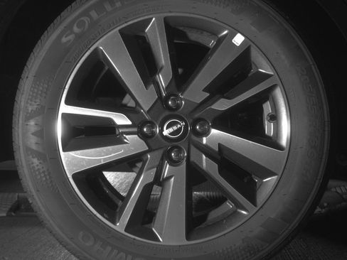 Used 2025 Nissan Versa SV image 15