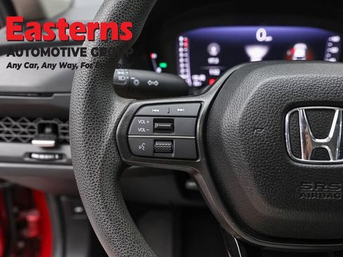 Used 2025 Honda Accord SE image 15