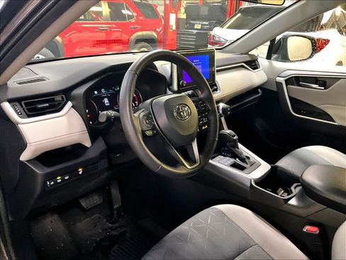 Used 2023 Toyota RAV4 XLE w/ XLE Grade Weather Package image 8