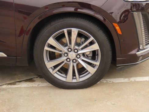 Used 2020 Cadillac XT6 Premium Luxury FWD image 7